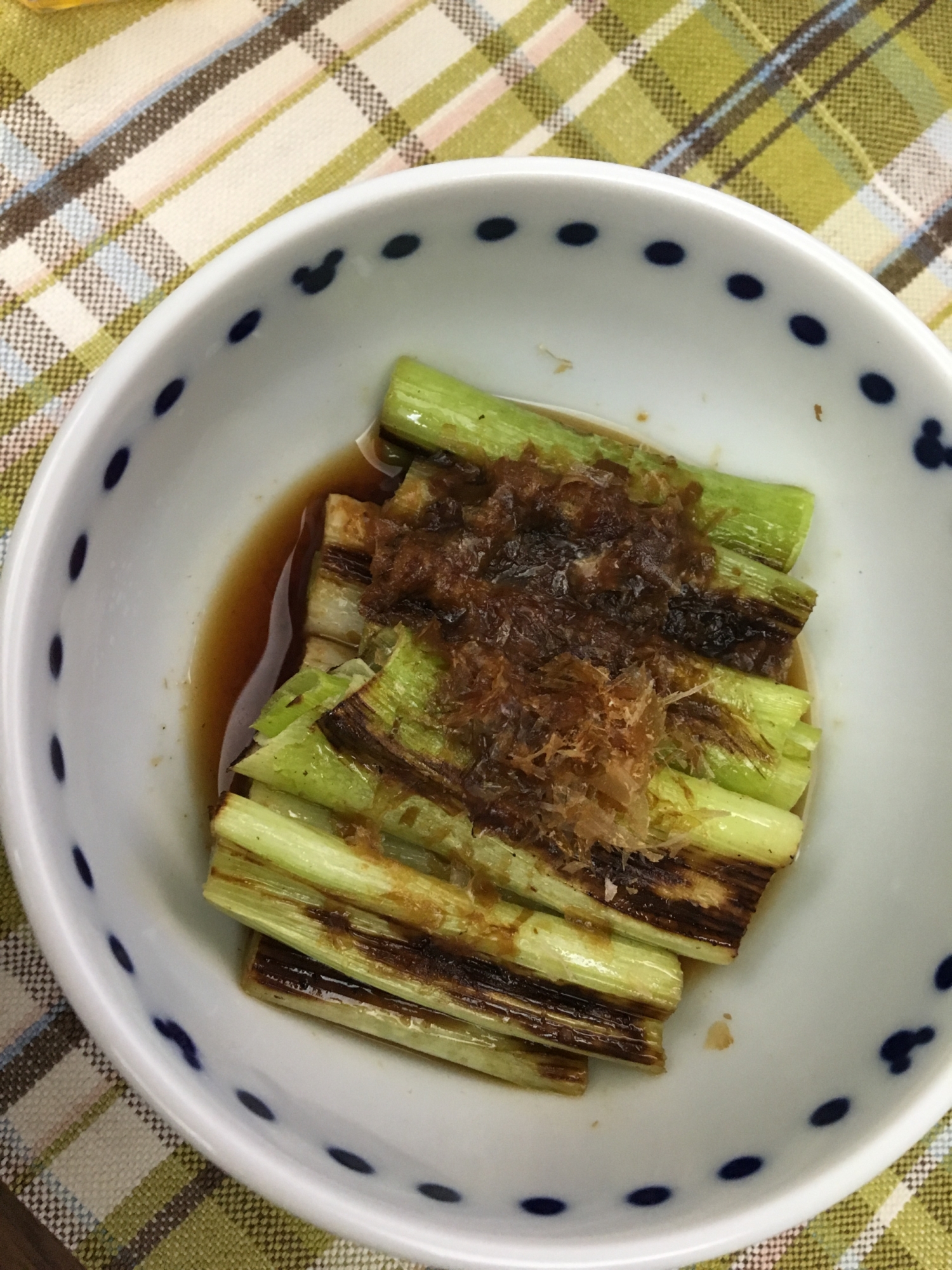 簡単おつまみ☆焼き九条ねぎのおかかポン酢 レシピ・作り方 by あいポン☆38|楽天レシピ